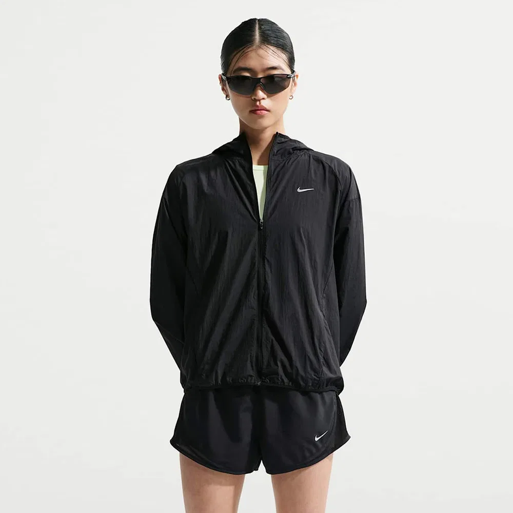 Женская лёгкая беговая куртка Tempo с защитой от УФ-лучей чёрная от Nike