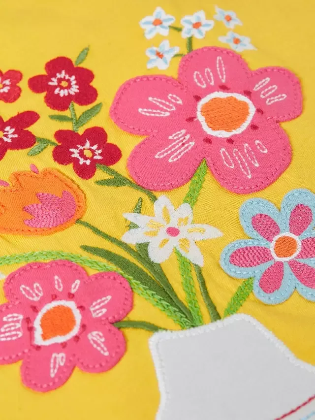 Детская футболка с коротким рукавом Тамара, с рисунком шмеля и цветов Frugi — фото 3