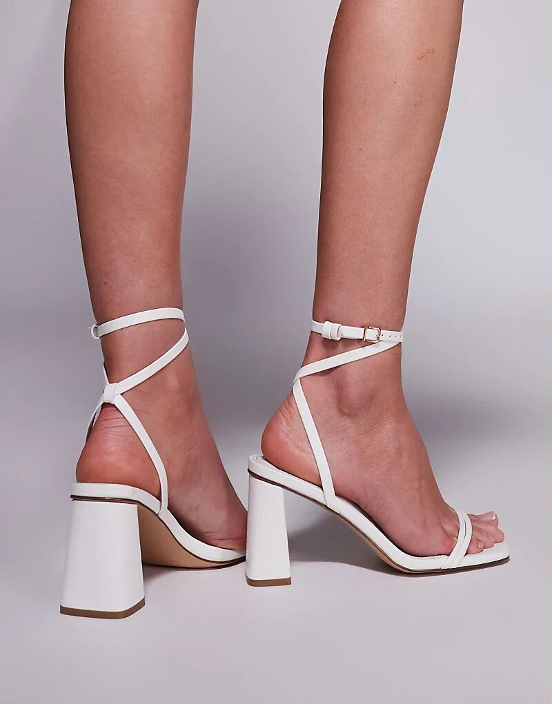 Босоножки Simmi London Bora на среднем каблуке с ремешками, белого цвета Simmi Shoes — фото 2