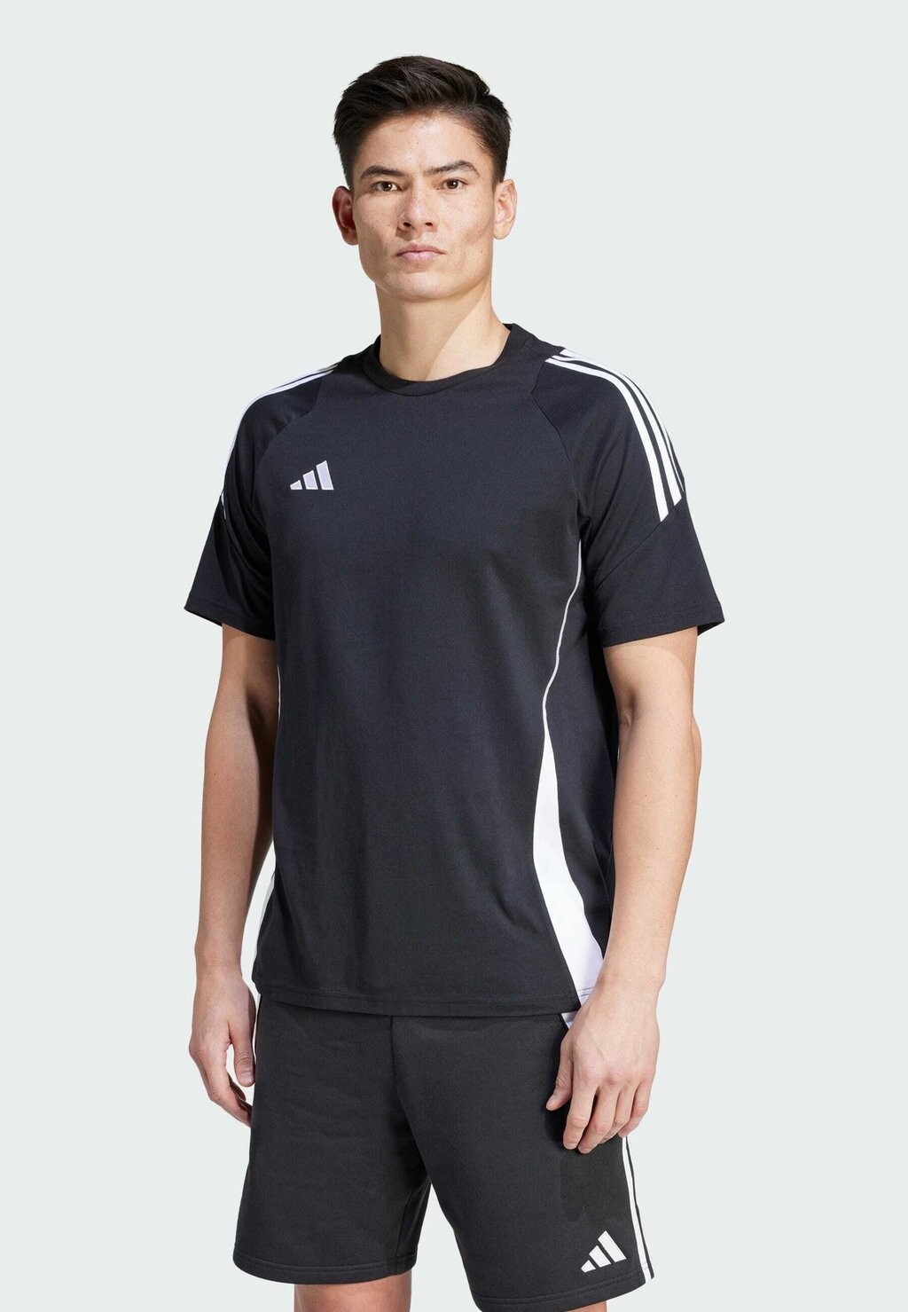 

Спортивная футболка Tiro Adidas, цвет black white