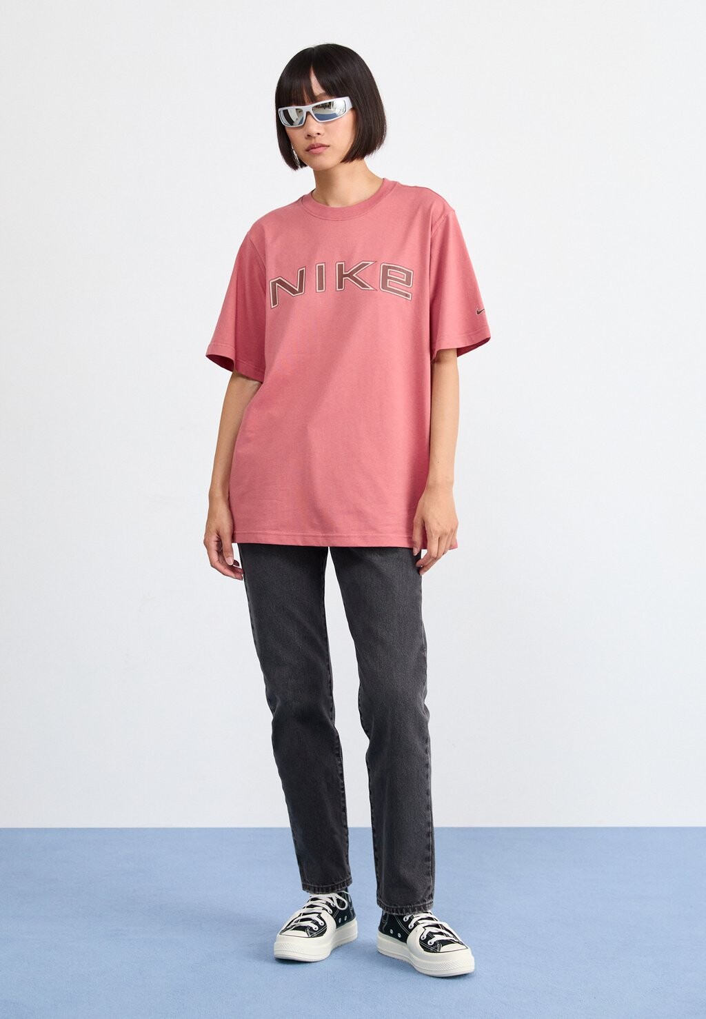 

Футболка с принтом PHOENIX TEE Nike Sportswear, красный