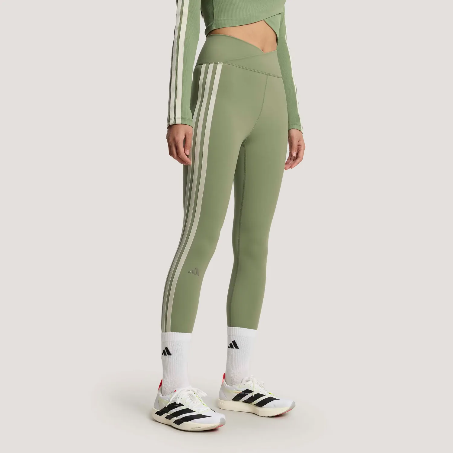 Adidas Спортивные штаны женские Tent Green Moderate — фото 4