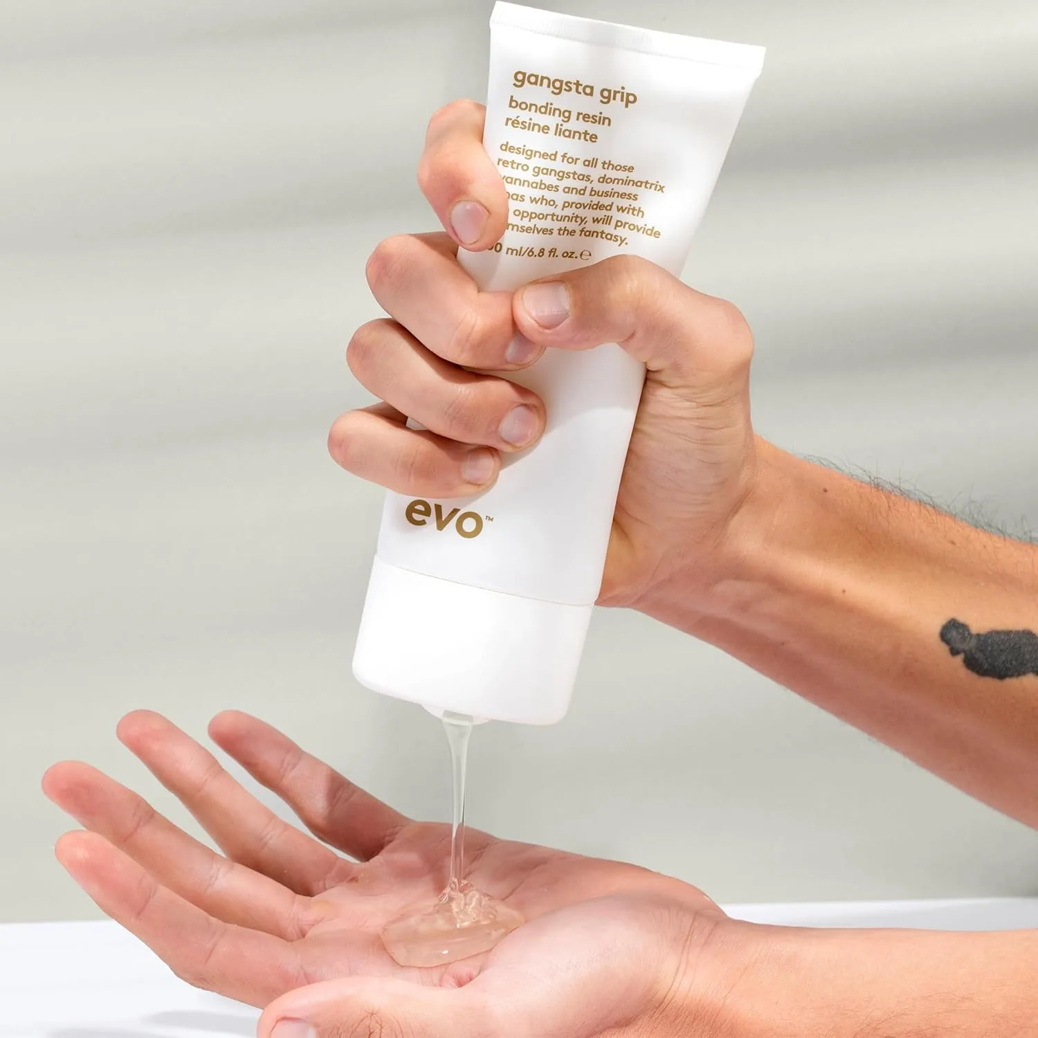Гель для фиксации волос Evo Gangsta Grip Bonding Resin - Сверхсильный гель для укладки с глянцевым блеском - 6,8 жидких унций — фото 4