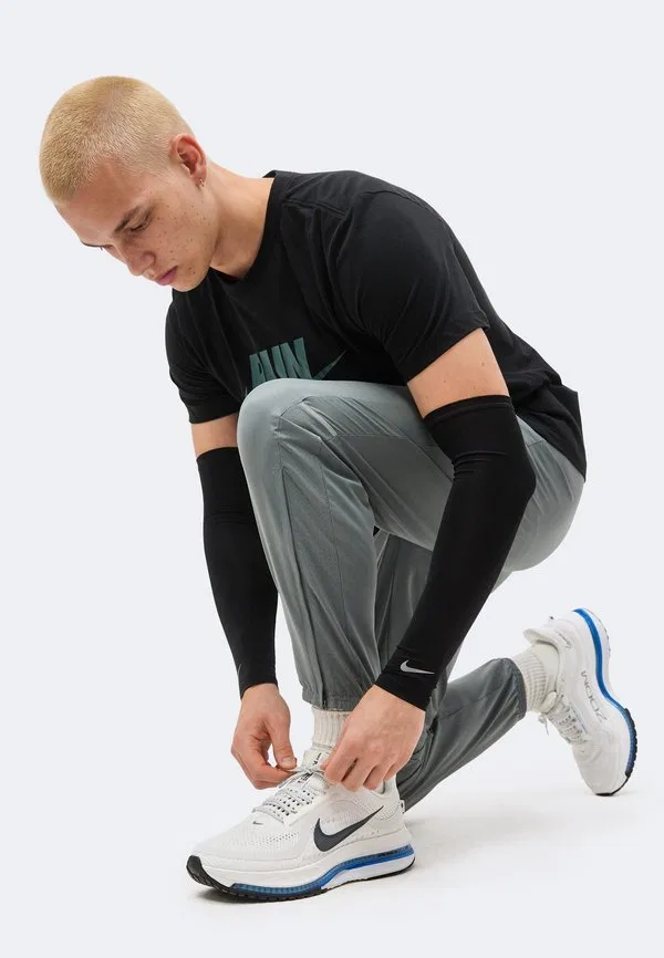 Спортивные штаны miler Nike Performance, Smoke Grey — фото 4