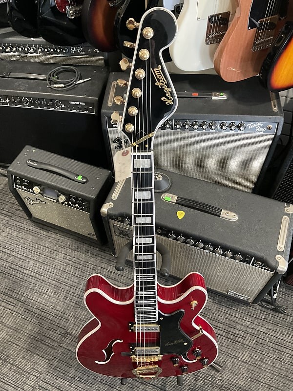

Электрогитара Hagstrom Viking II 2022 Sunburst 1967 Reissue.
