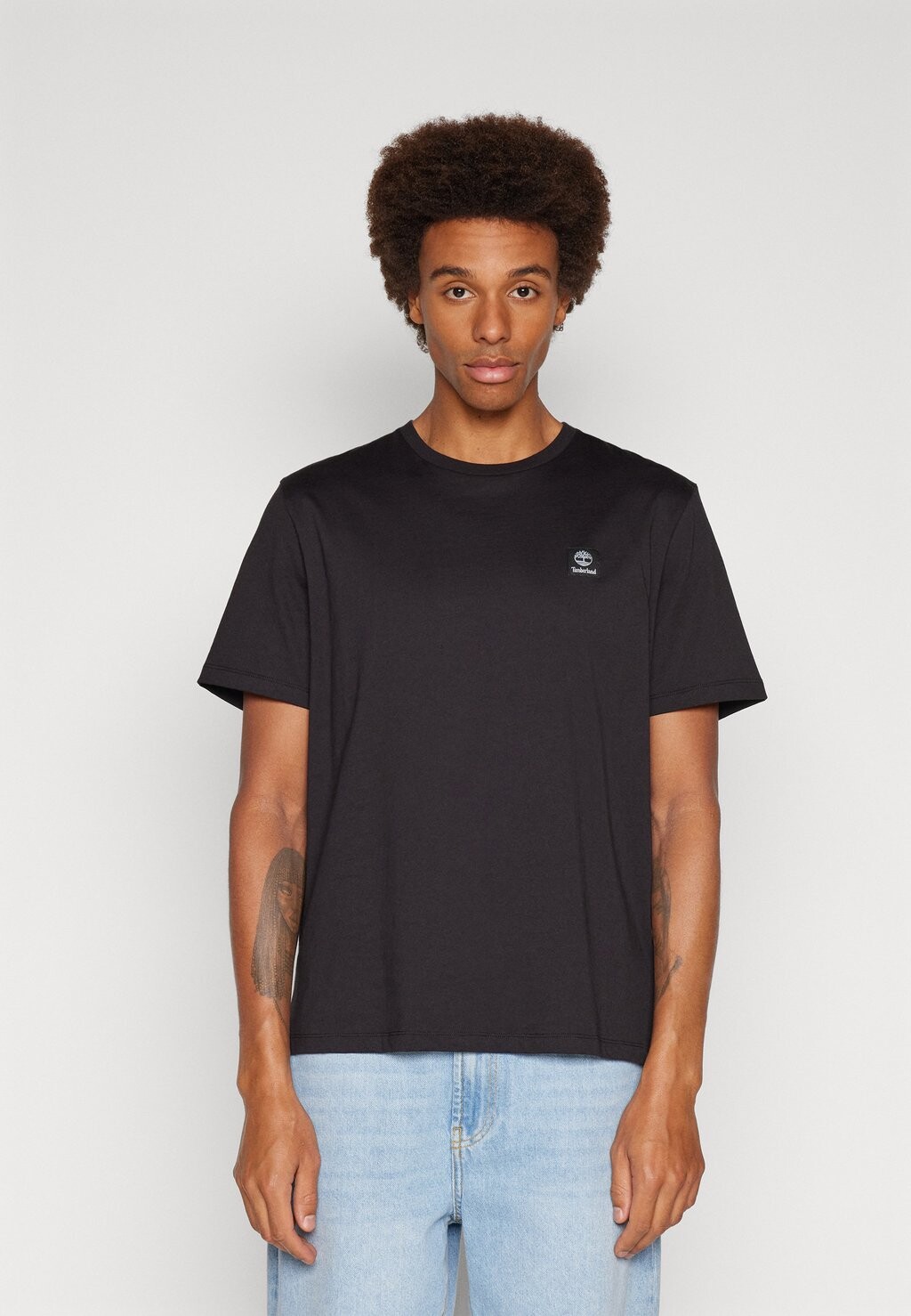 

Базовая футболка Short Sleeve New Badge Tee Timberland, черный