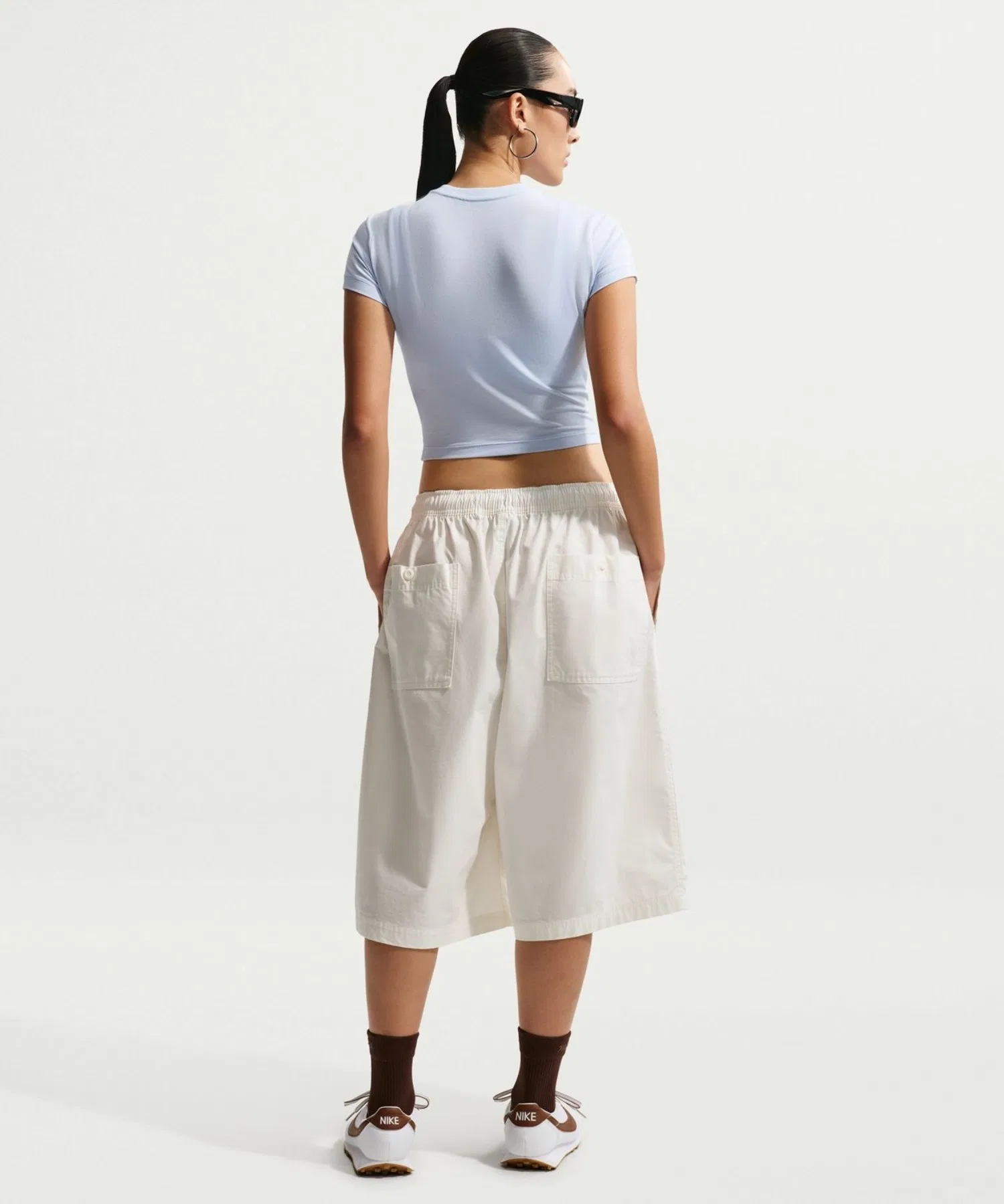 Женская футболка NIKE NSW CHLL CRP S/S укороченная чёрная — фото 3