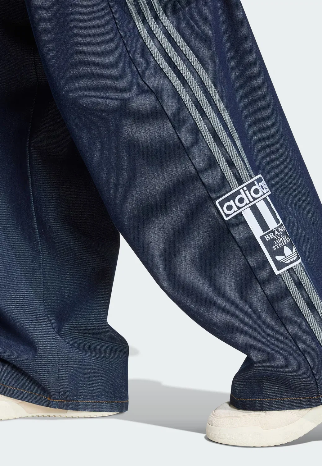Джинсы Adidas Originals Wide leg Jeans Adibreak темно-синего цвета — фото 4