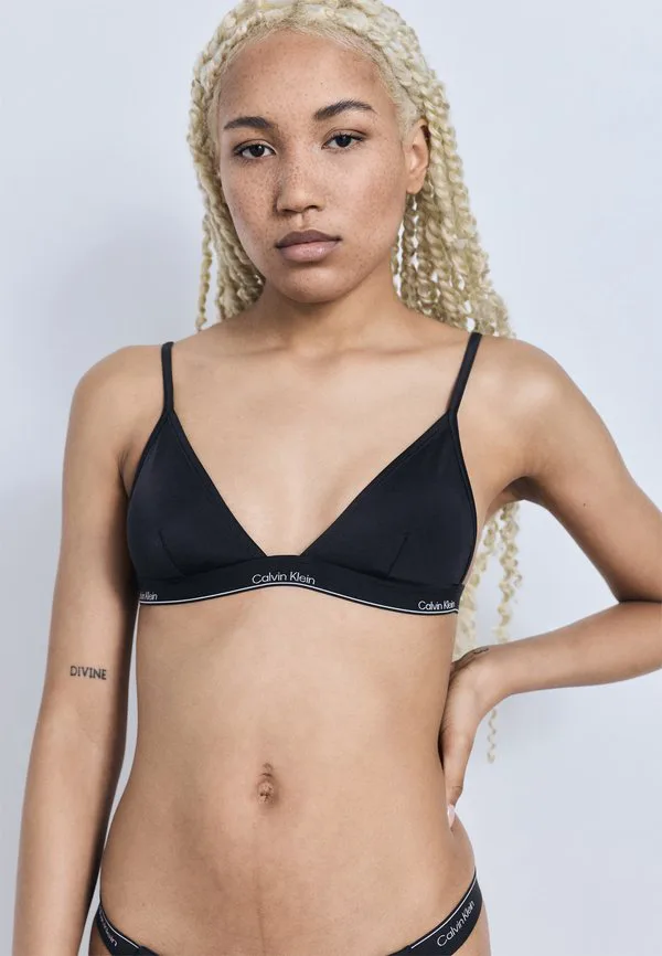 

Топ купальника с треугольным значком Calvin Klein Swimwear, Black, Черный, Топ купальника с треугольным значком Calvin Klein Swimwear, Black