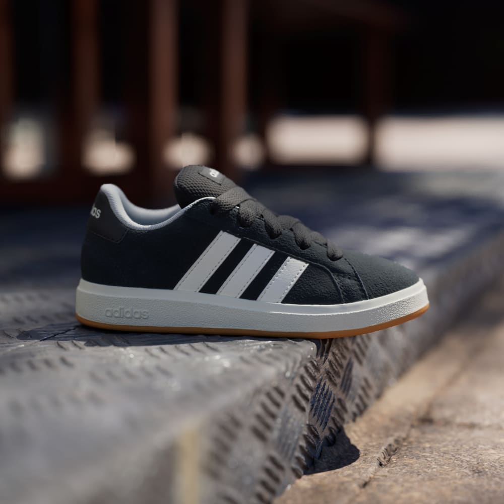 Кроссовки Adidas Grand Court 00s Shoes Kids, цвет Core Black/Off White/Gum — фото 2