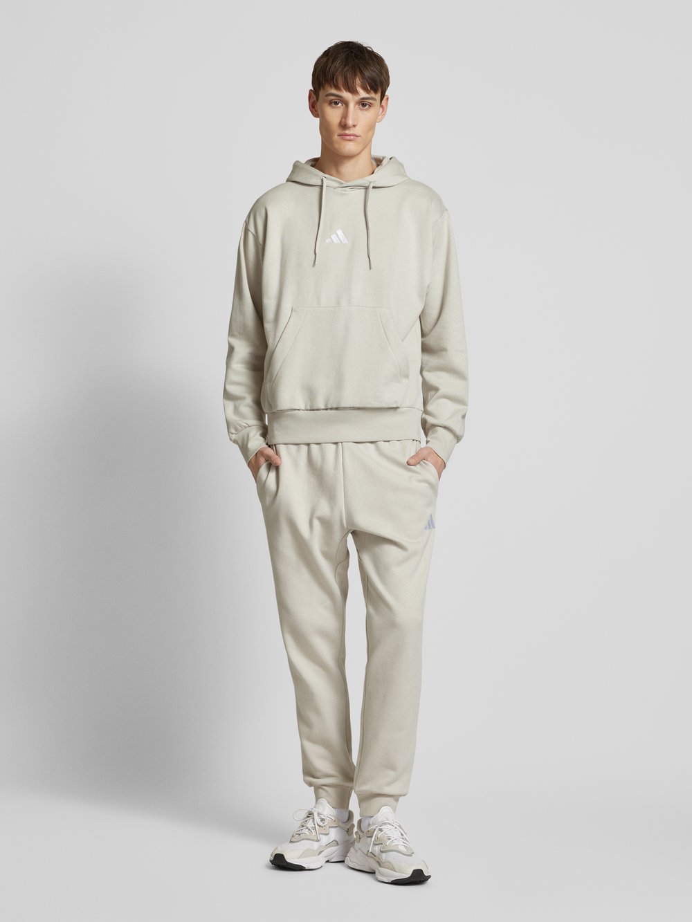 

Спортивные брюки с эластичным поясом ADIDAS SPORTSWEAR, песочный