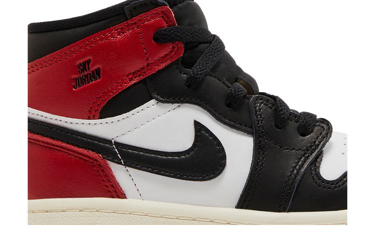 Кроссовки Air Jordan 1 Retro High OG TD Black Toe Reimagined, красный — фото 2