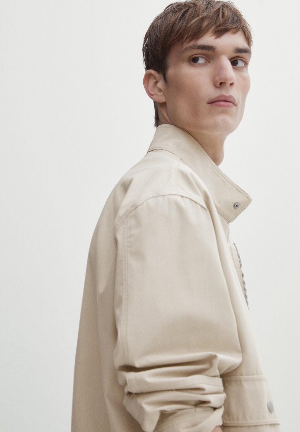 

Легкая куртка WITH POCKETS Massimo Dutti, бежевый