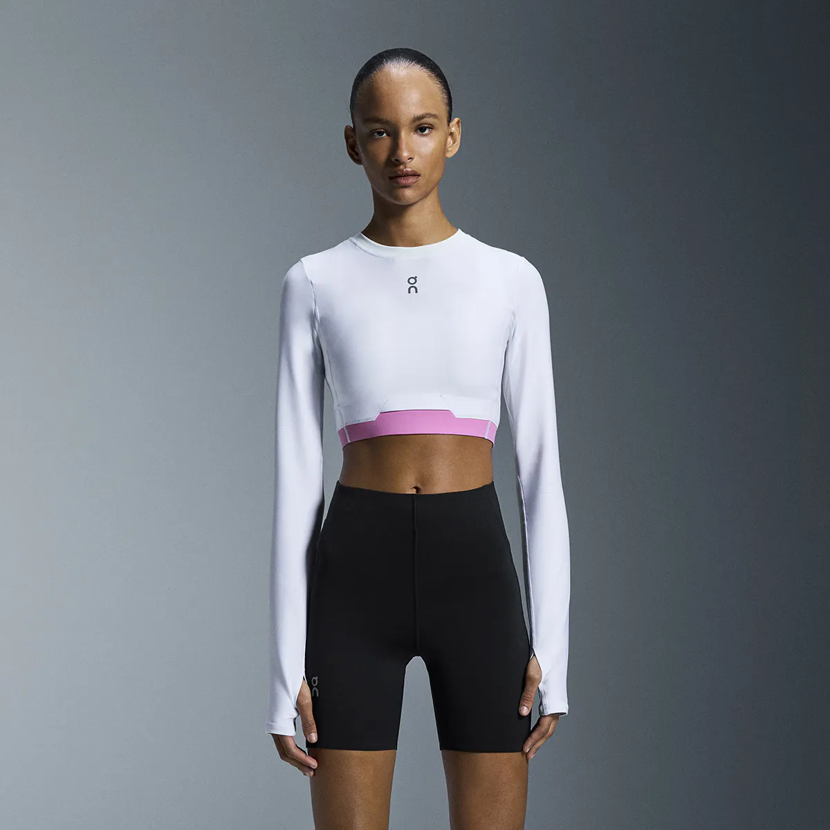 

Женская футболкаTrain Long Sleeve Crop On, белый