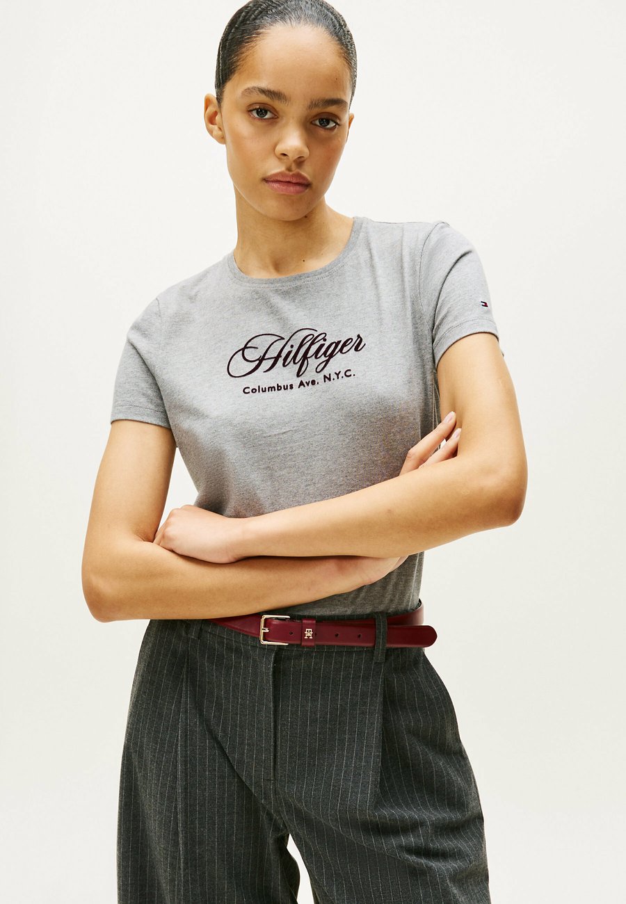 

Футболка Tommy Hilfiger LOGO EMBROIDERY CREW NECK, Med Grey Heather/Light Grey