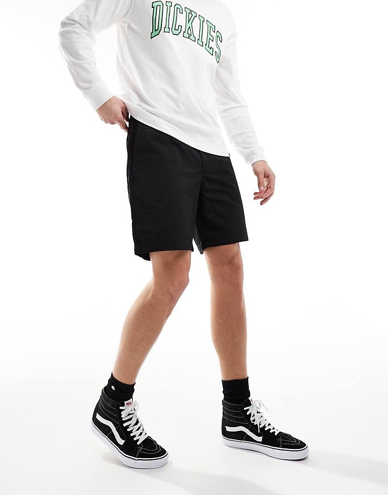 

Dickies – Fincastle – черные нейлоновые шорты