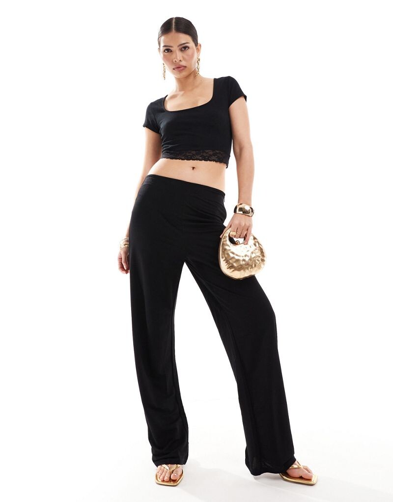 

Черная детская футболка с кружевным краем ASOS DESIGN