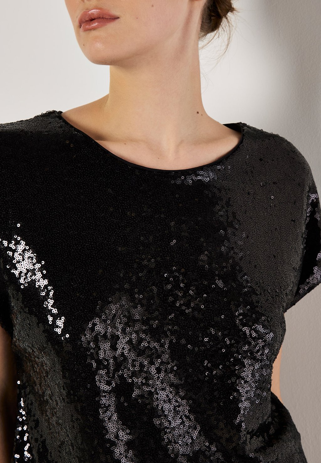 

Блуза SEQUIN Apricot, черный
