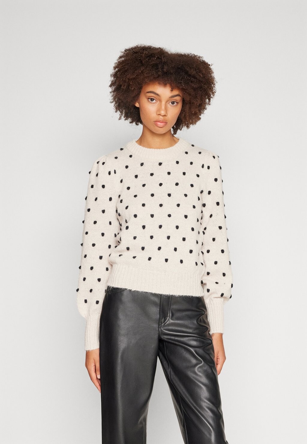 

Свитшот JDY JDYSIGRID LIFE ONECK PUFFDOT, цвет cement detail/black dots