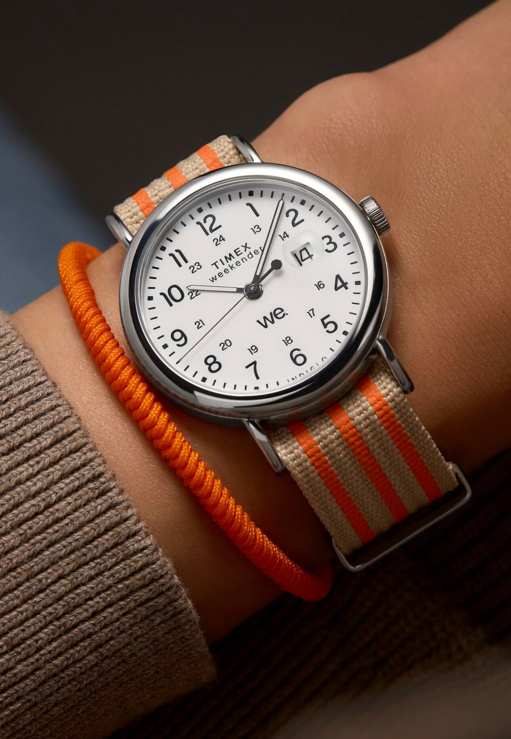 

Часы QUARTZ WEEKENDER Timex, оранжевый