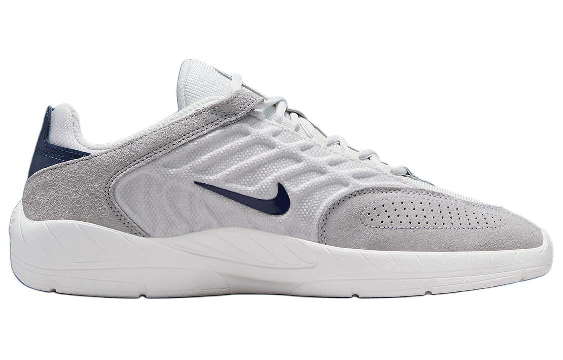 Футболка Nike Sb Vertebrea Platinum Tinty Navy, бело-серая — фото 2