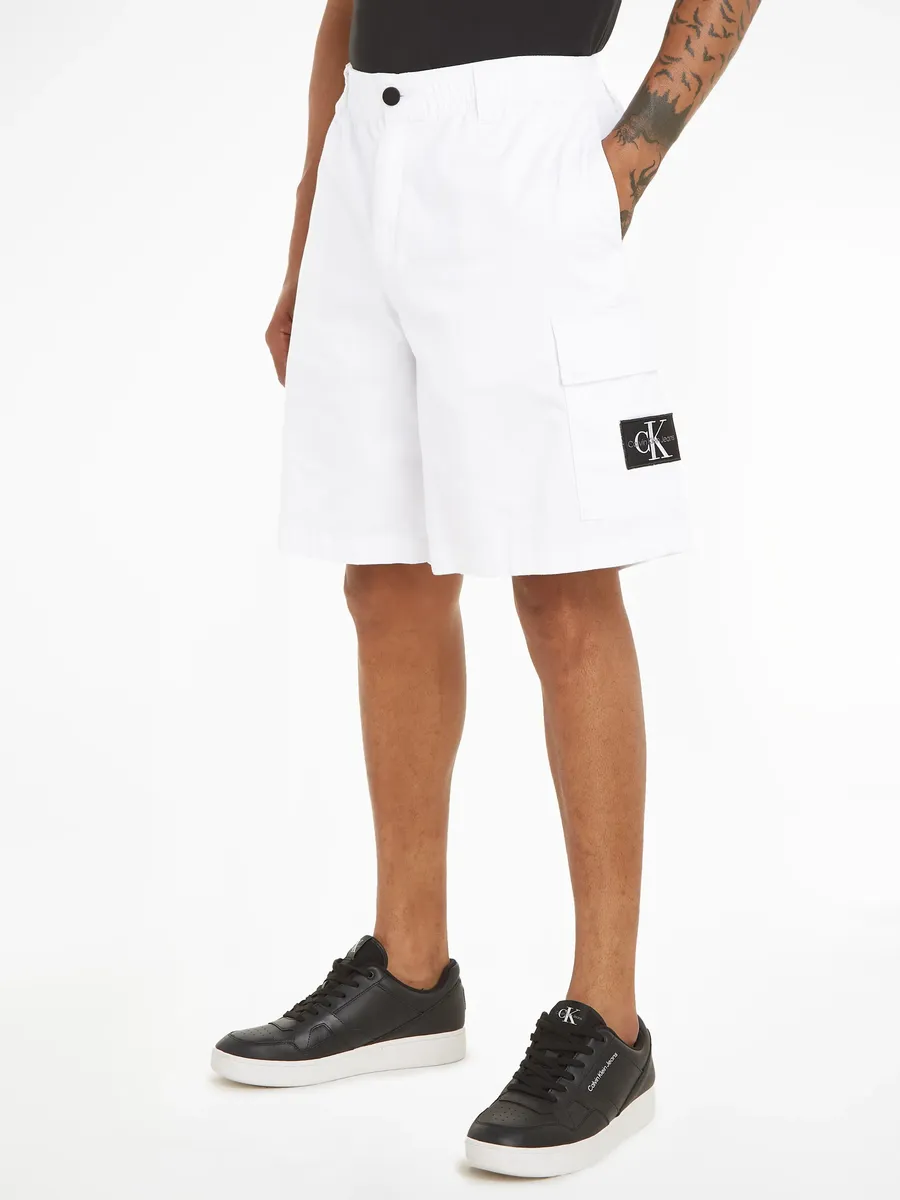 

Брюки-карго Calvin Klein Jeans "CARGO SHORT", с нашивкой-логотипом, белый