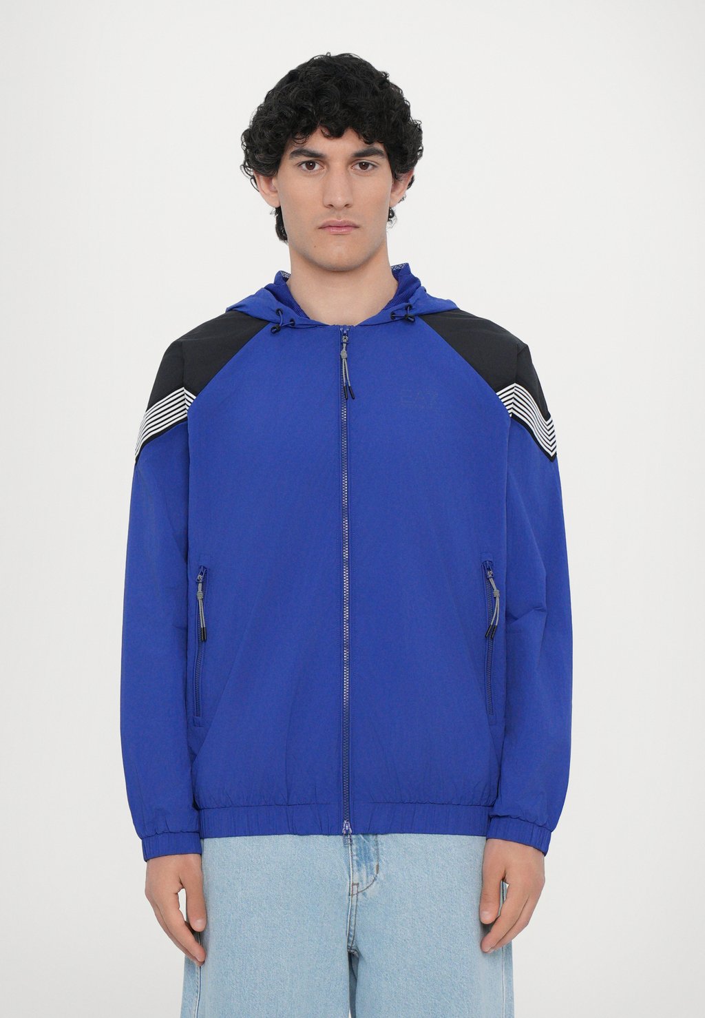 

Легкая куртка EA7 Emporio Armani, синий