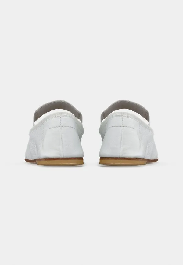 Балетки с ремешком на щиколотке Mm6 Maison Margiela, White — фото 4