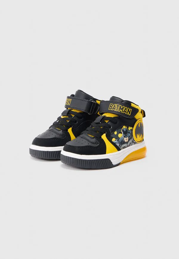 Кроссовки бэтмена с мигающей подошвой Friboo, Black/Yellow — фото 2
