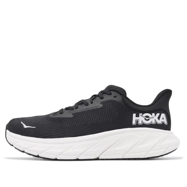 

Кроссовки arahi 7 2e wide 'black white' Hoka One One, черный