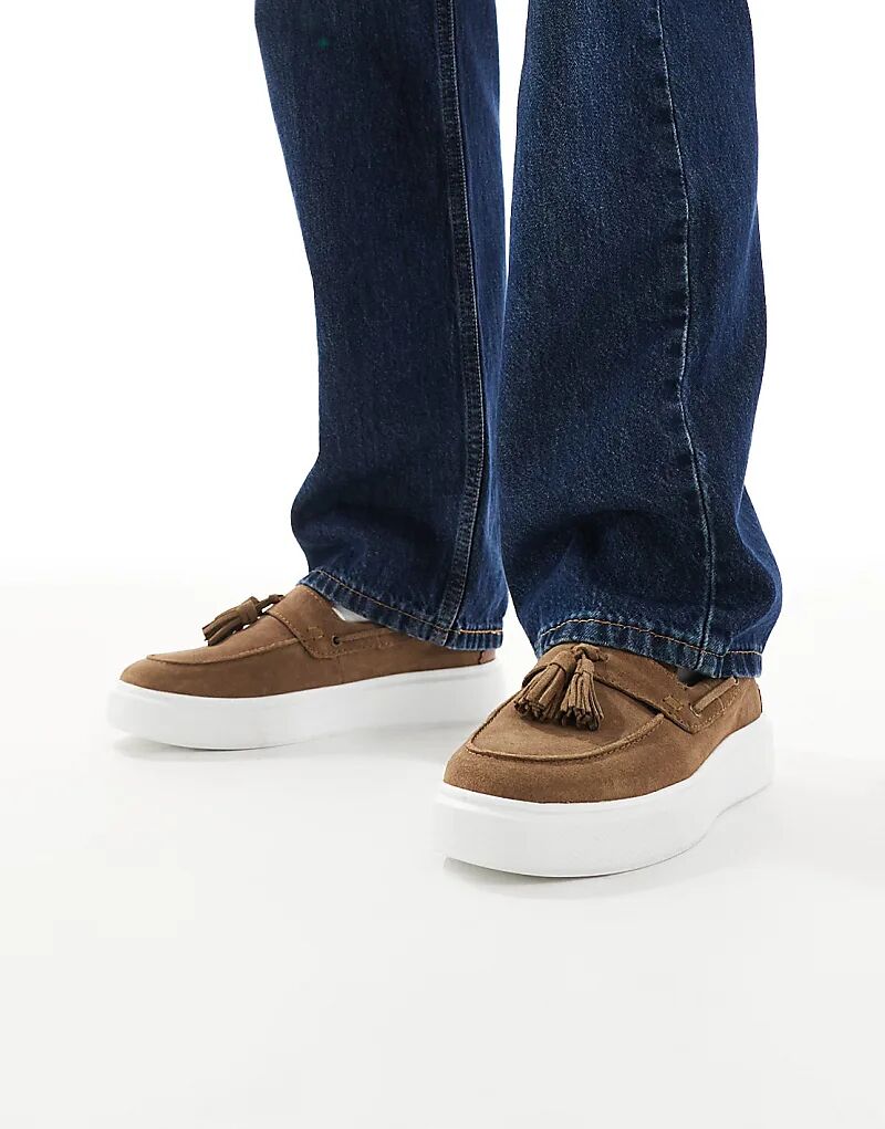 

Лоферы ASOS DESIGN Cupsole из серо-коричневой замши с кисточками