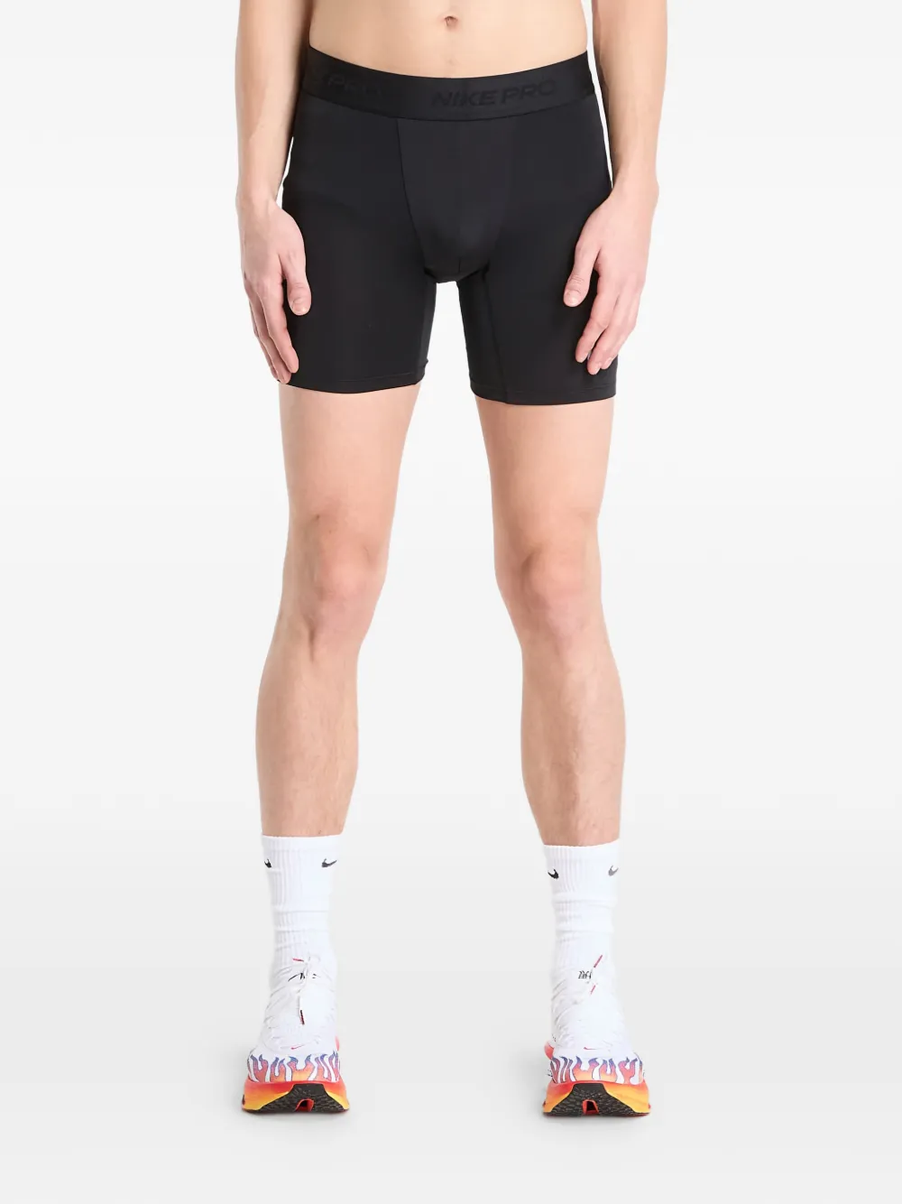 

Шорты с фирменным логотипом на поясе Nike, черный