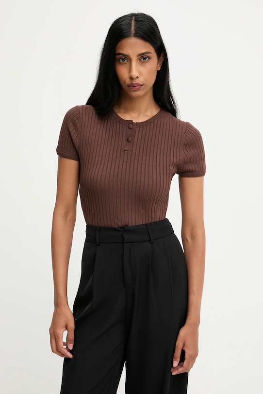 

Футболка Answear.Lab, коричневый