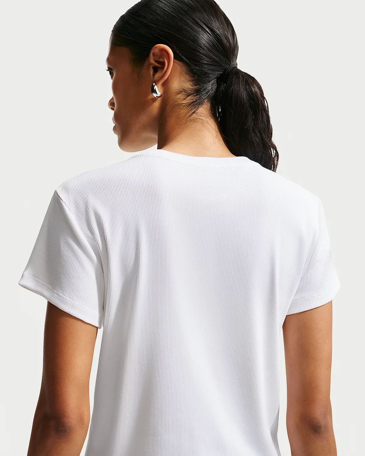 Женская облегающая футболка с коротким рукавом Nike Sportswear, White — фото 2
