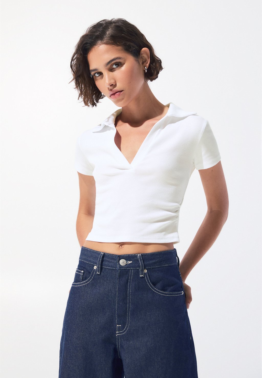 

Рубашка поло SHORT SLEEVE CROPPED PULL&BEAR, белый
