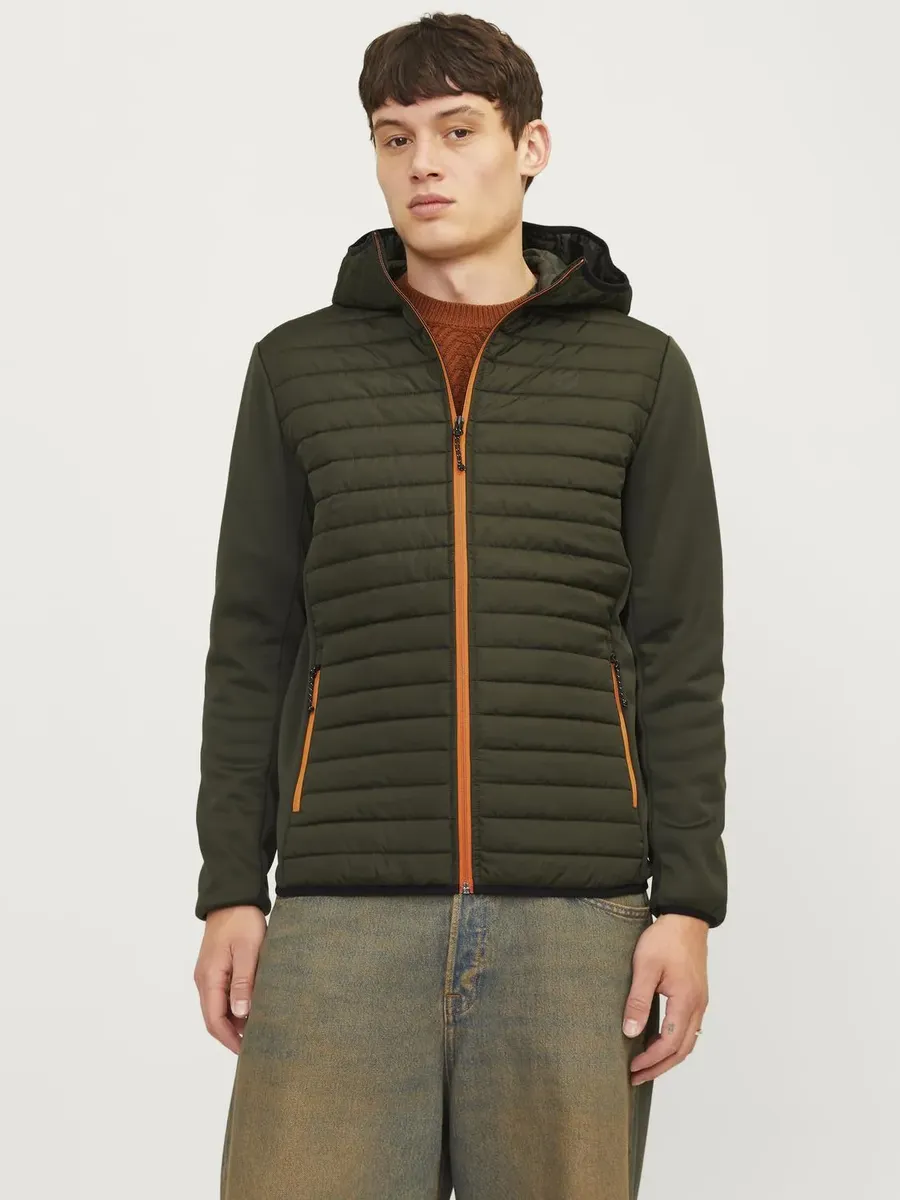 

Стеганая куртка Jack & Jones "JJEMULTI QUILTED JACKET NOOS", с капюшоном, цвет Rosin Detail:Set-In Sleeves And Marmelade Contrast