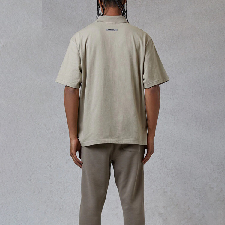 Футболка поло FW20 унисекс оливково-зеленого цвета Fear Of God Essentials, оливково-зеленый — фото 4