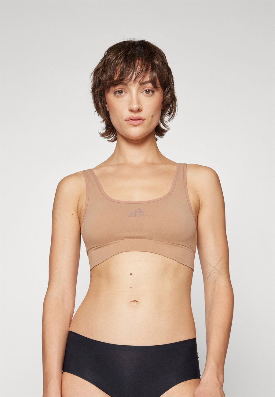 

Бюстье Adidas Sportswear SCOOPED BRALETTE REMOVABLE COOKIES, Toasted Almond/Brown