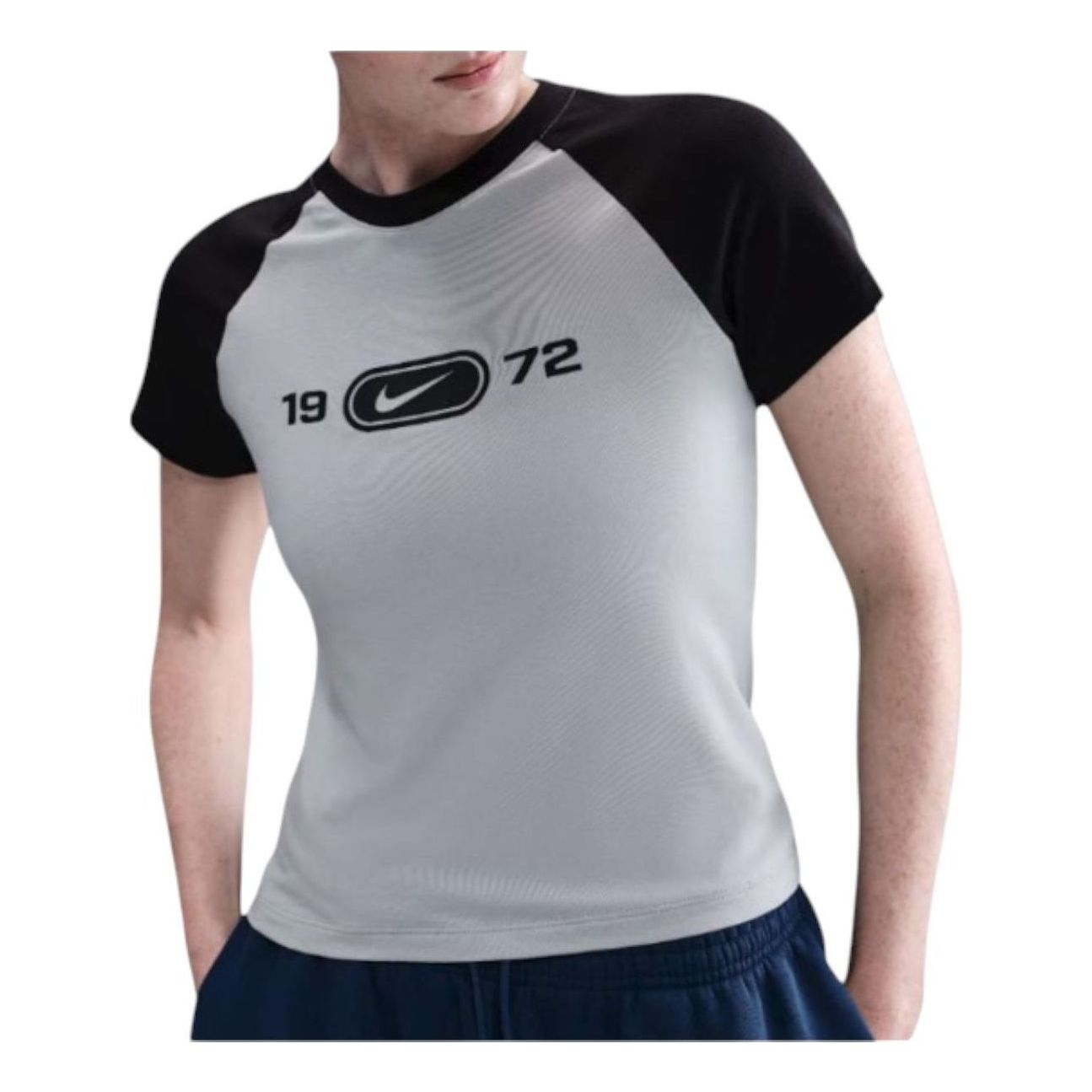 (WMNS) Футболка Nike Sportswear Chill Knit Slim Graphic T-Shirt 'Light Smoke Grey'