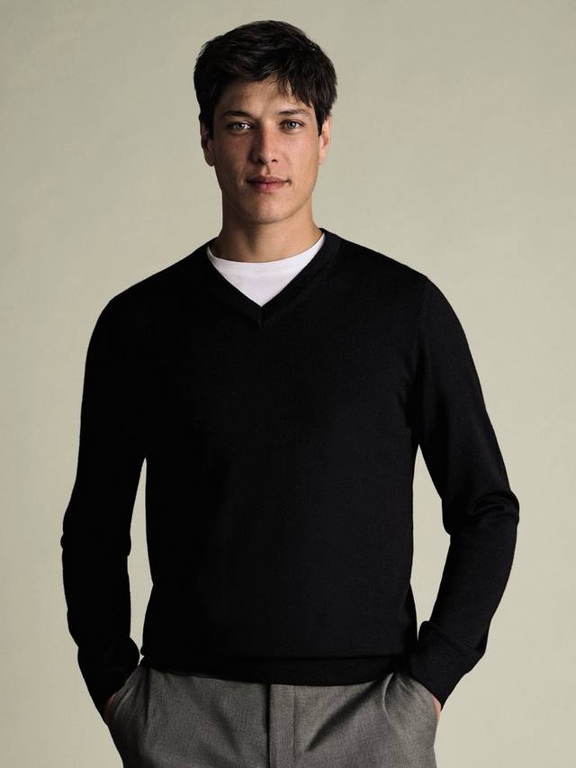 

Джемпер из мериносовой шерсти с V-образным вырезом Charles Tyrwhitt, Black