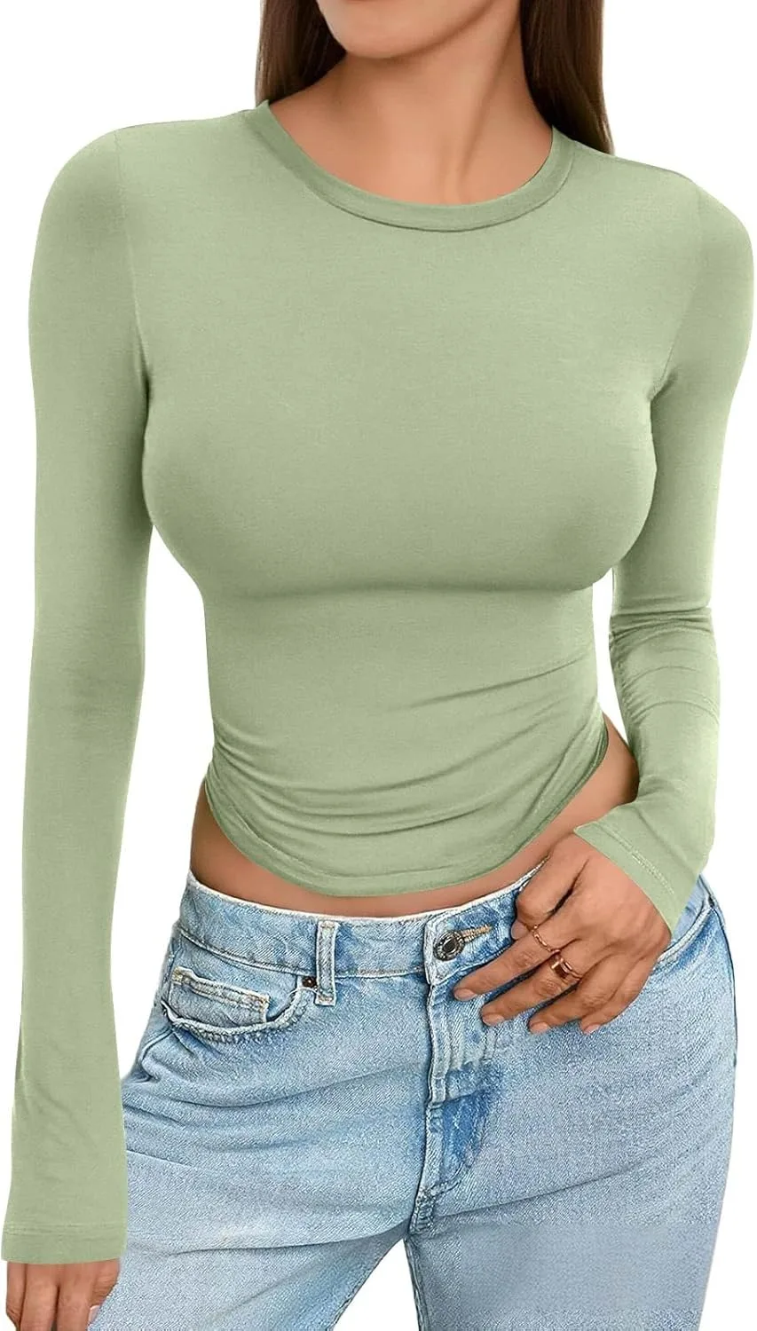 

Длинный кроп-топ с длинным рукавом и круглым вырезом