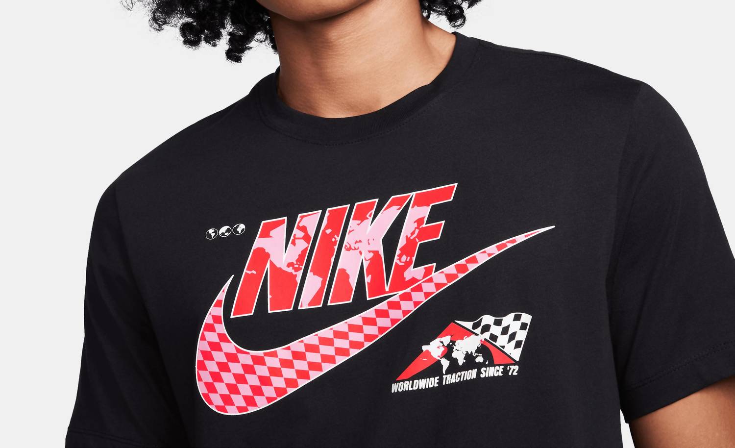 Мужская футболка с клетчатым флагом черного цвета Nike — фото 3