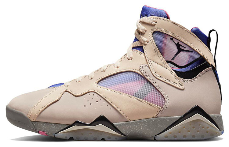 

Jordan 7 Retro SE с сапфировым стеклом