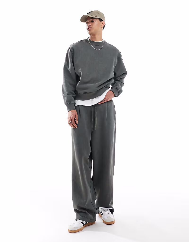 

Спортивные брюки ASOS DESIGN из плотной ткани цвета хаки