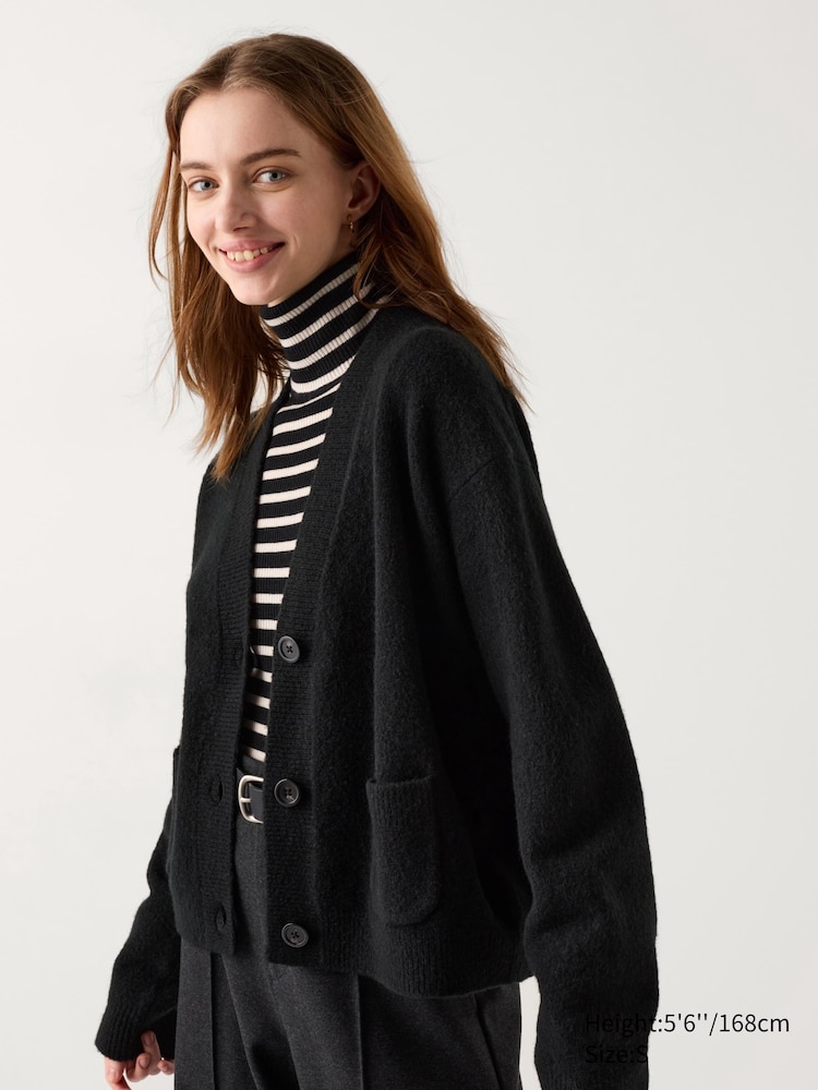 

Короткий кардиган из пряжи-суфле с v-образным вырезом Uniqlo, цвет 09 черный