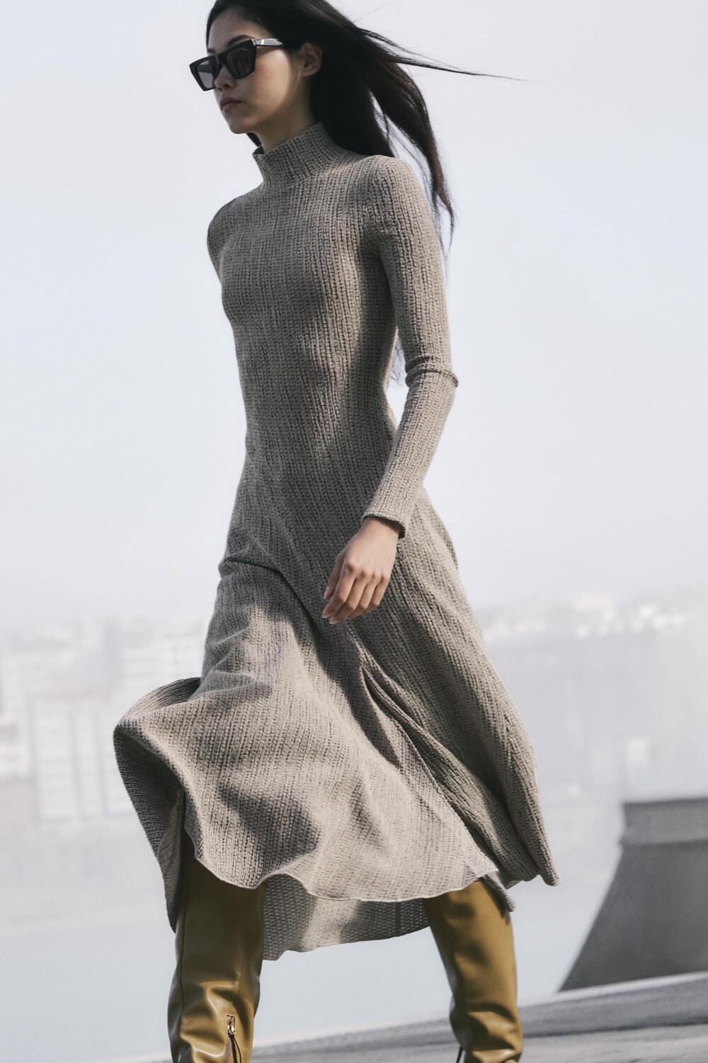 

Текстурное асимметричное платье ZARA, серый