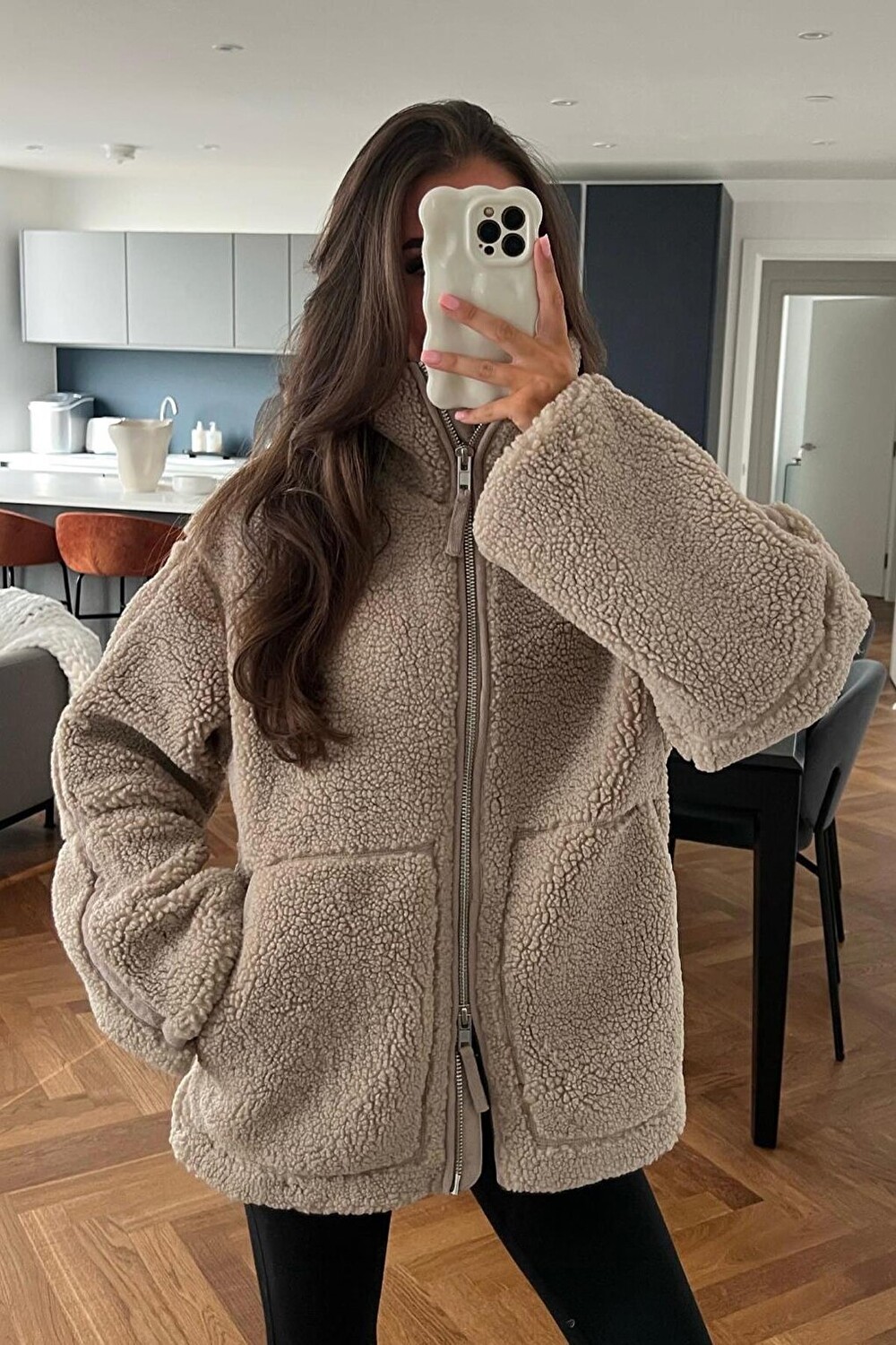 

Бежевое плюшевое пальто с высоким воротником и карманами MG1948 MADMEXT, Бежевый, Бежевое плюшевое пальто с высоким воротником и карманами MG1948 MADMEXT