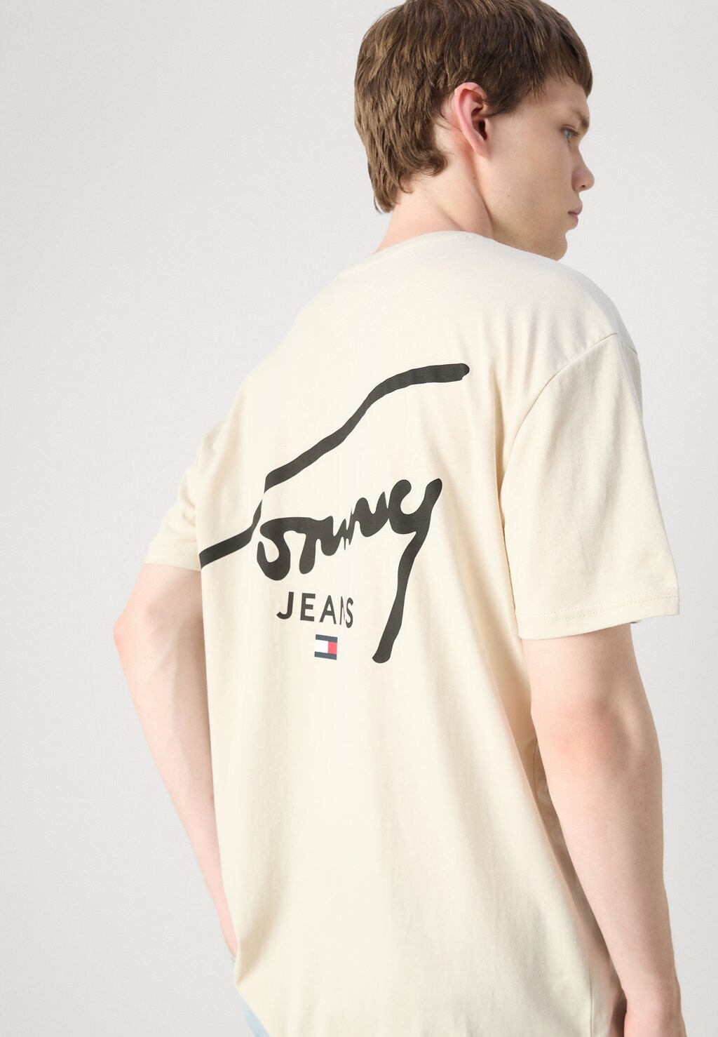 

Футболка с принтом SIGNATURE TEE Tommy Hilfiger, бежевый