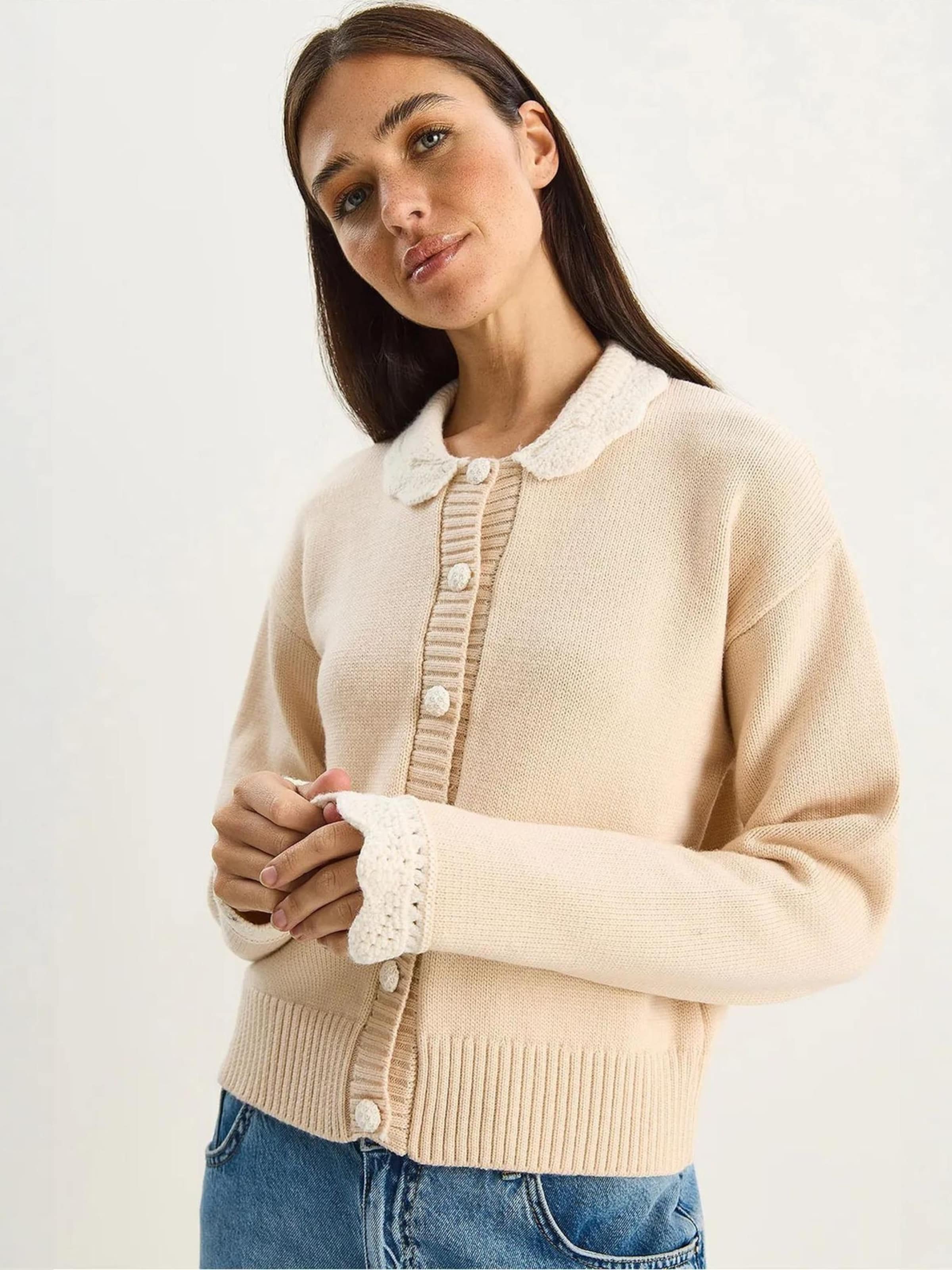 

Bianco Lucci Вязаный кардиган в бежевом цвете