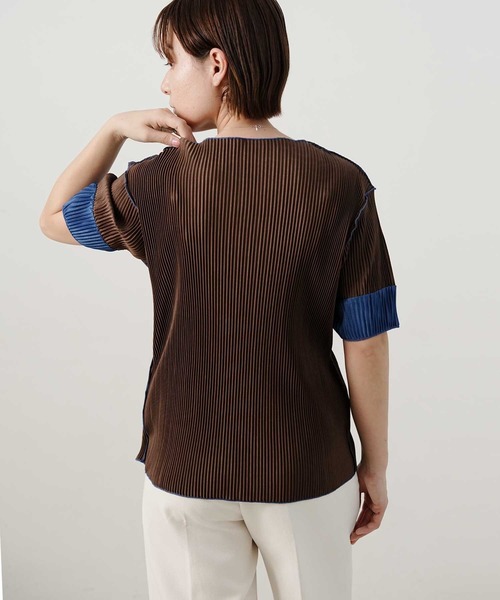 

Bulue. Топ плиссированный с контрастными рукавами, синий